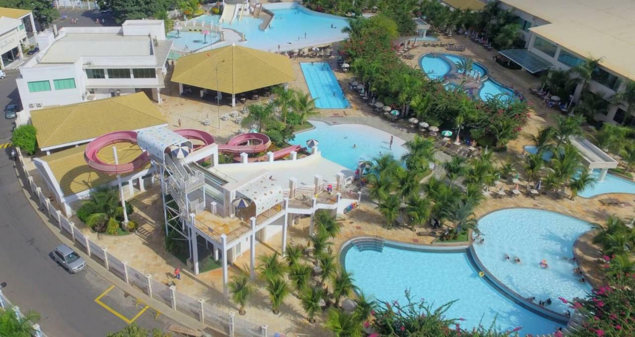 Lacqua Di Roma Com Piscina De Ondas Caldas Novas Esterno foto